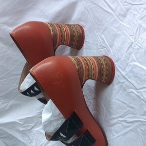 Fluevog Shoes Brown Leather Heels with Black Straps 9.0